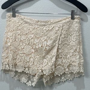 ZARA Crochet Cream Floral Skort Size:M